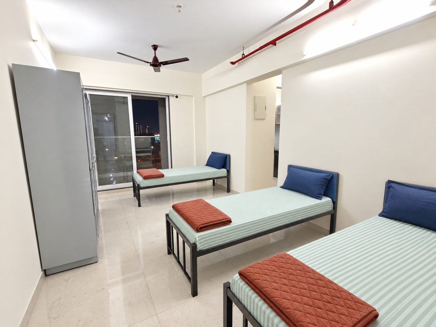 ASHAR AXIS-5405-502/BOYS stay photo 1