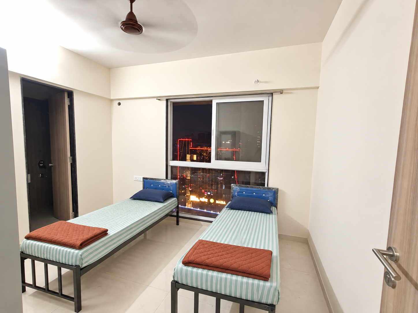 ASHAR AXIS-5405-502/BOYS stay photo 6