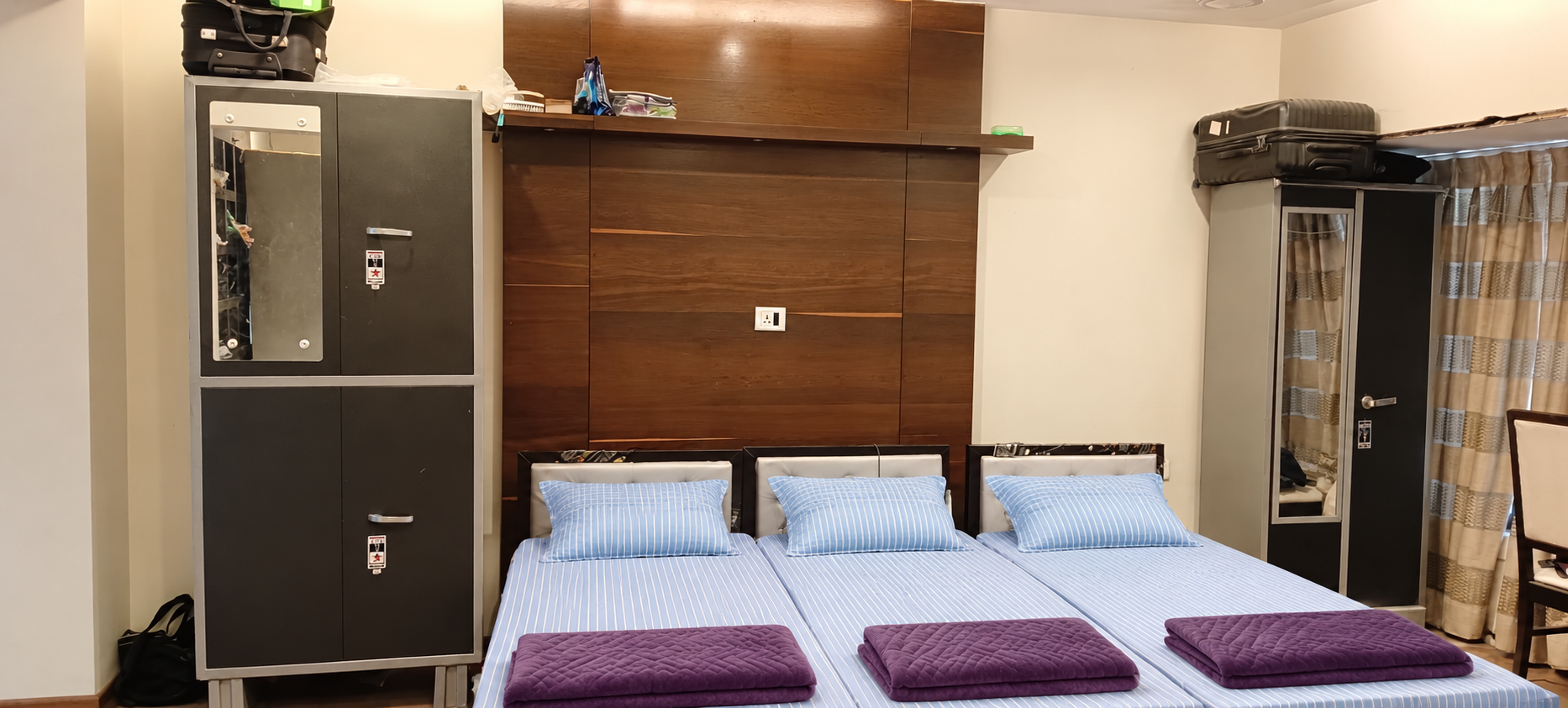D BLOCK 1-4 BHK/BOYS stay photo 1