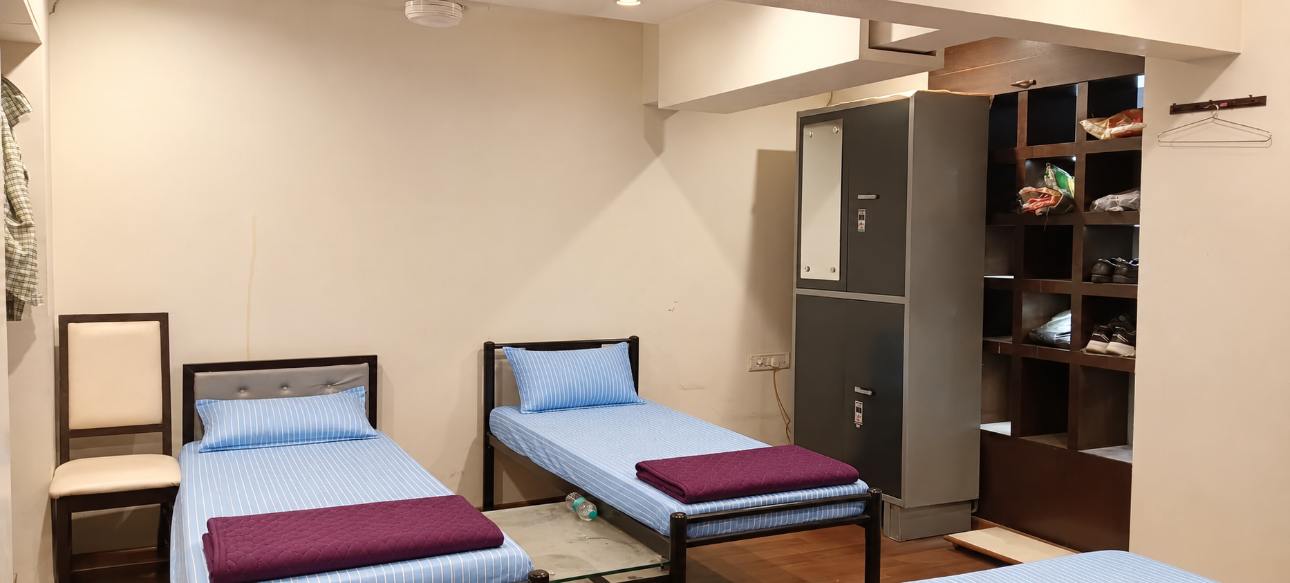 D BLOCK 1-4 BHK/BOYS stay photo 5