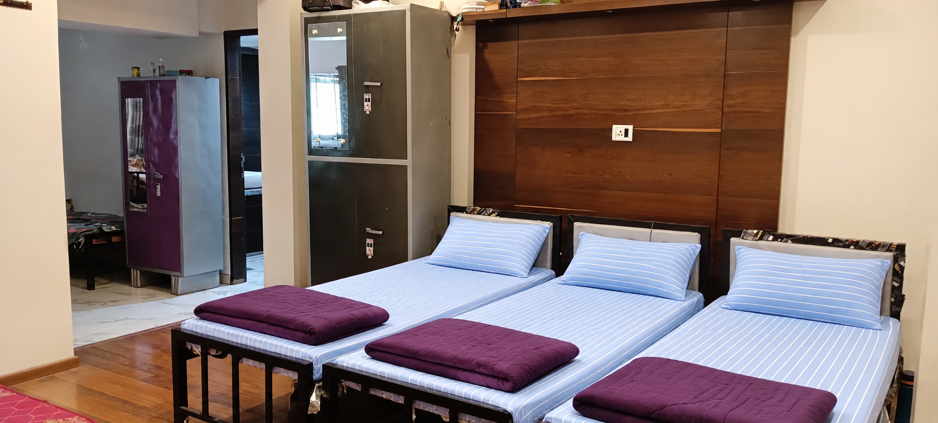 D BLOCK 1-4 BHK/BOYS stay photo 9