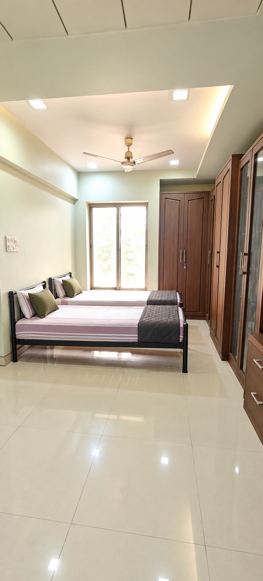 D BLOCK 1-6 BHK/BOYS stay photo 2