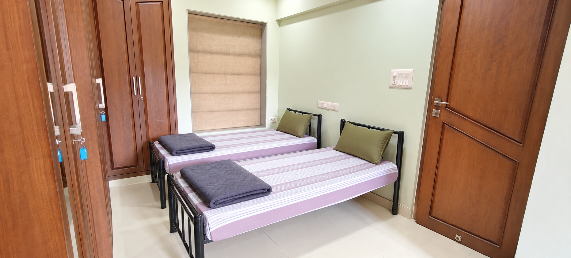 D BLOCK 1-6 BHK/BOYS stay photo 3