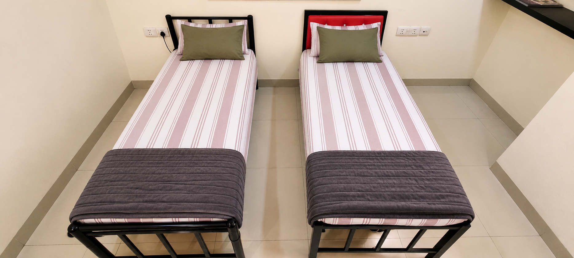 D BLOCK 1-6 BHK/BOYS stay photo 14