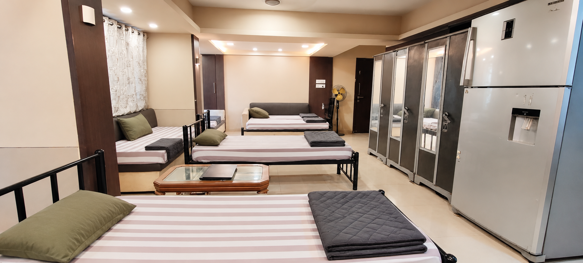 D BLOCK 1-6 BHK/BOYS stay photo 15