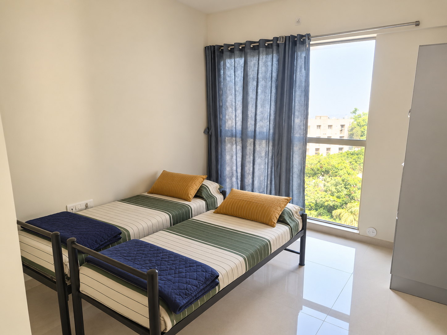 LODHA CROWN-5503-1207/BOYS stay photo 1