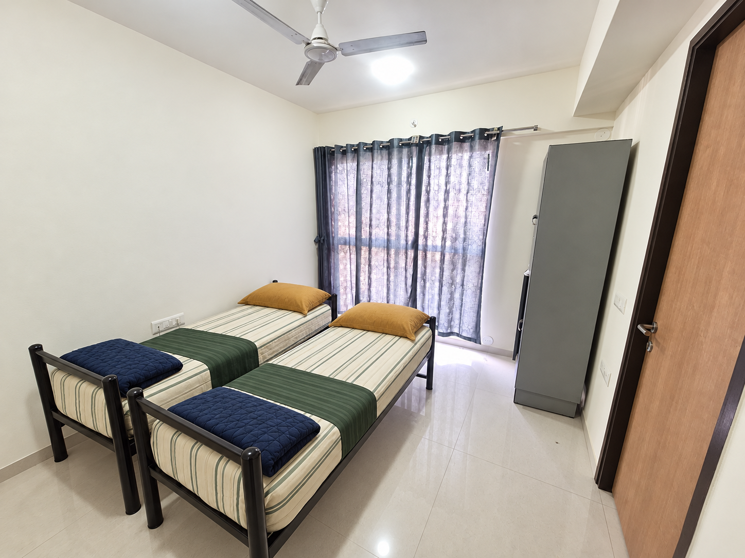 LODHA CROWN-5503-1207/BOYS stay photo 2