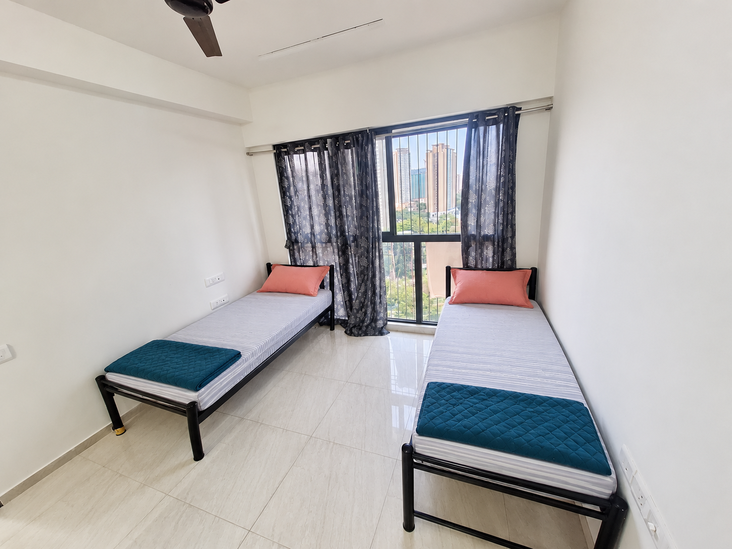 LODHA CROWN 1403 MAJIWADA/BOYS stay photo 1