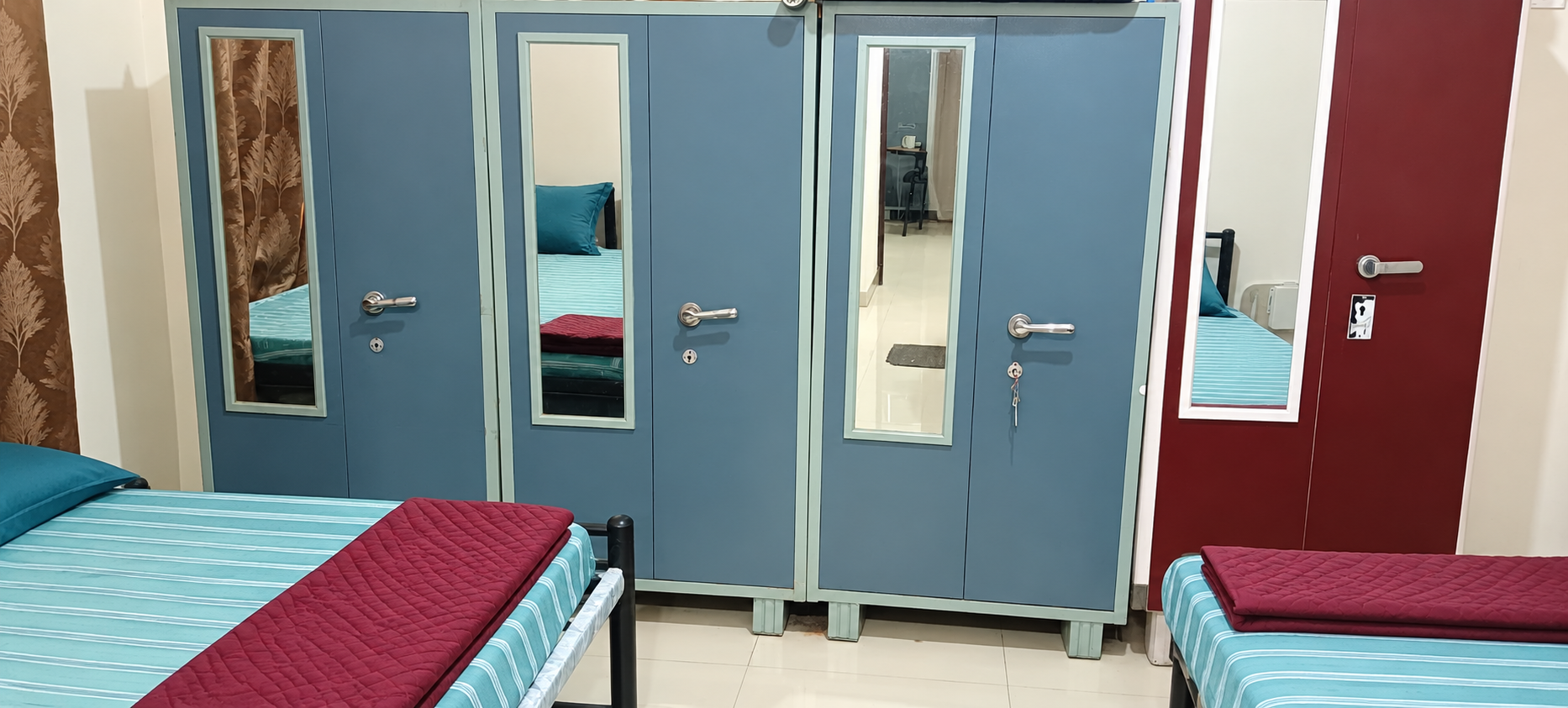 MADHVI NIWAS-7953-301/BOYS stay photo 1
