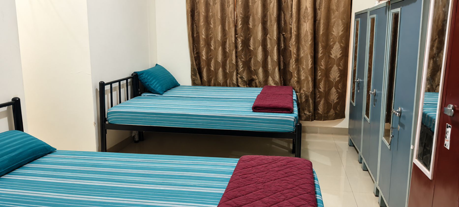MADHVI NIWAS-7953-301/BOYS stay photo 4