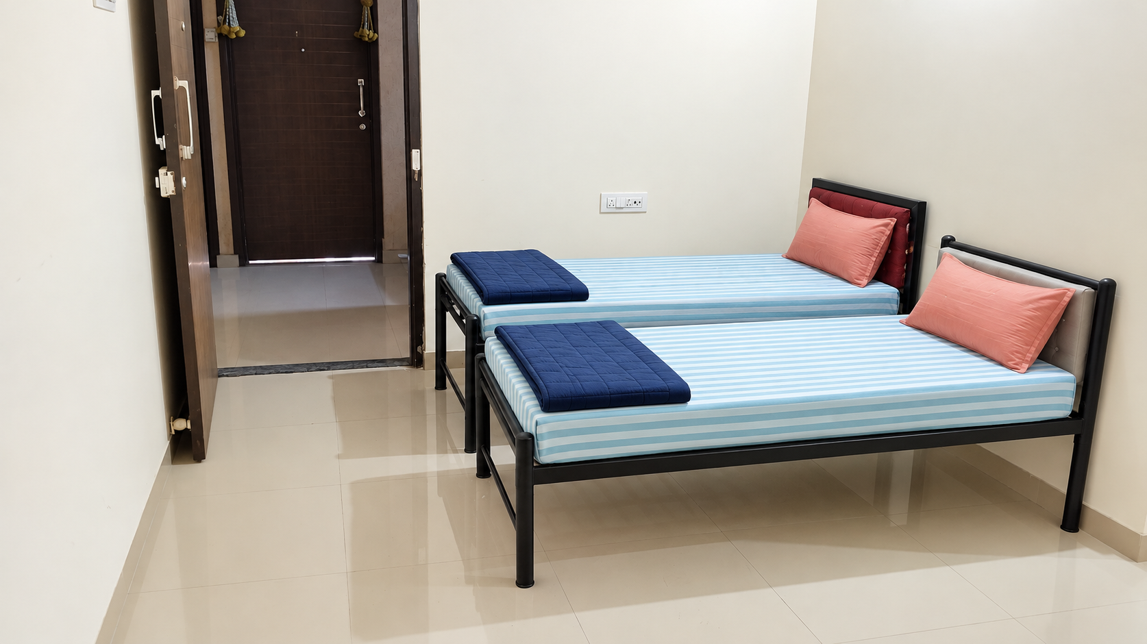 MADHVI NIWAS-9064-401/BOYS stay photo 5