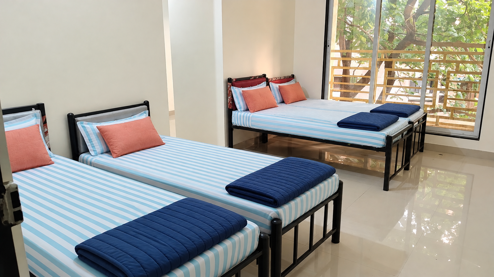 MADHVI NIWAS-9064-401/BOYS stay photo 7