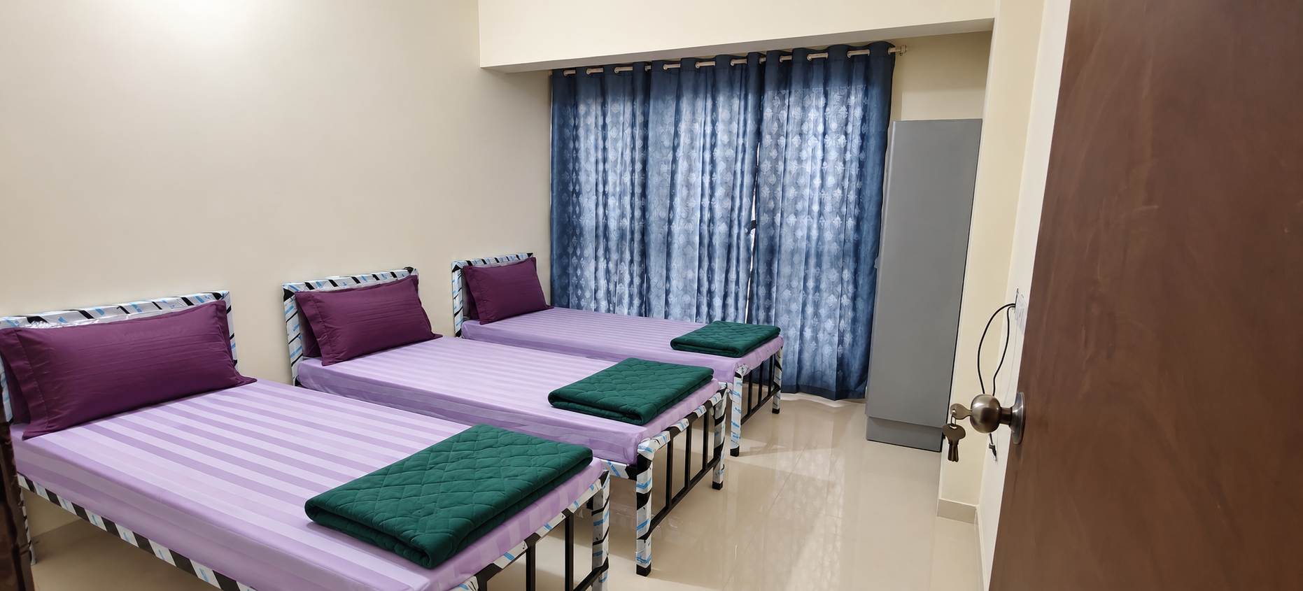 MOHAN MAHAL-2672-402/GIRLS stay photo 2