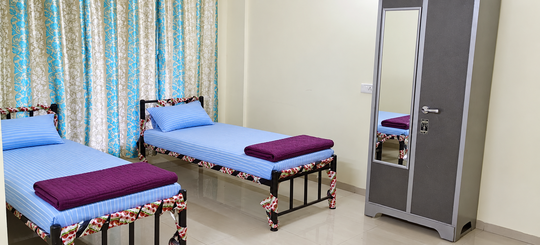 OM SAI B-9684-202/BOYS stay photo 1