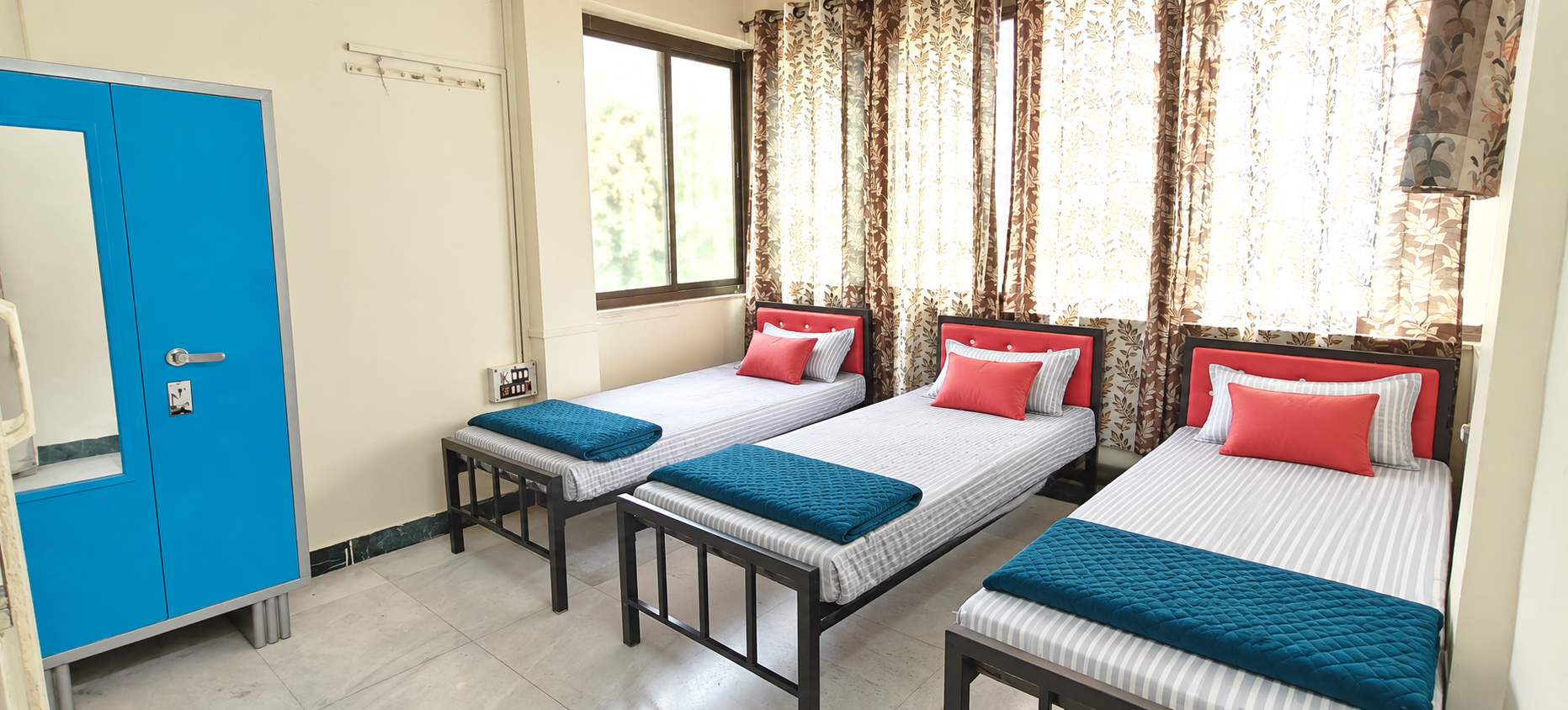 SAMRAT-7522-10/GIRLS stay photo 3